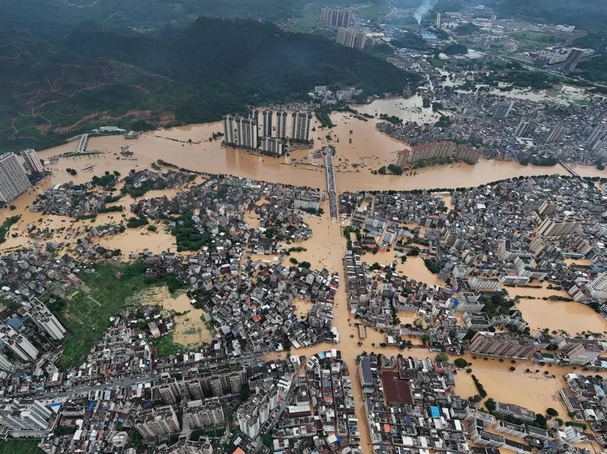 暴雨無情，華汛無畏！緊急馳援筑起抗洪搶險“安全防線”